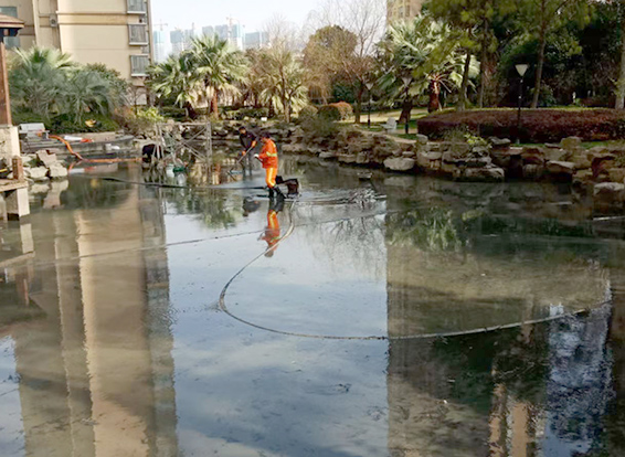 濠江景观池淤泥清理