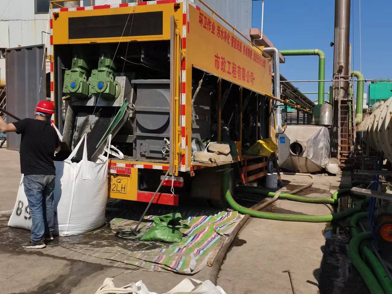 濠江淤泥压干处理